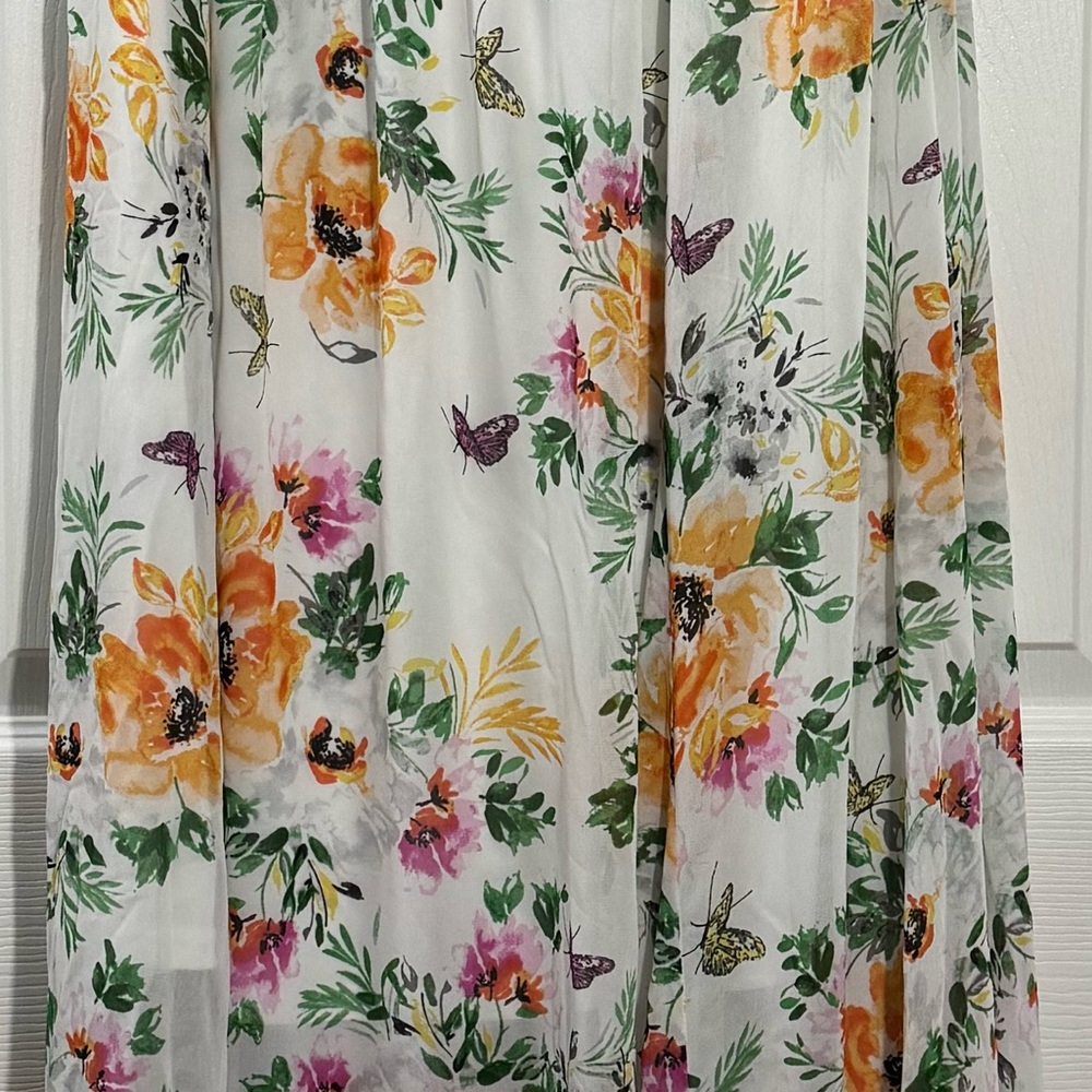 Torrid Floral Off-Shoulder Maxi Dress in White 2X - Picture 3 of 9